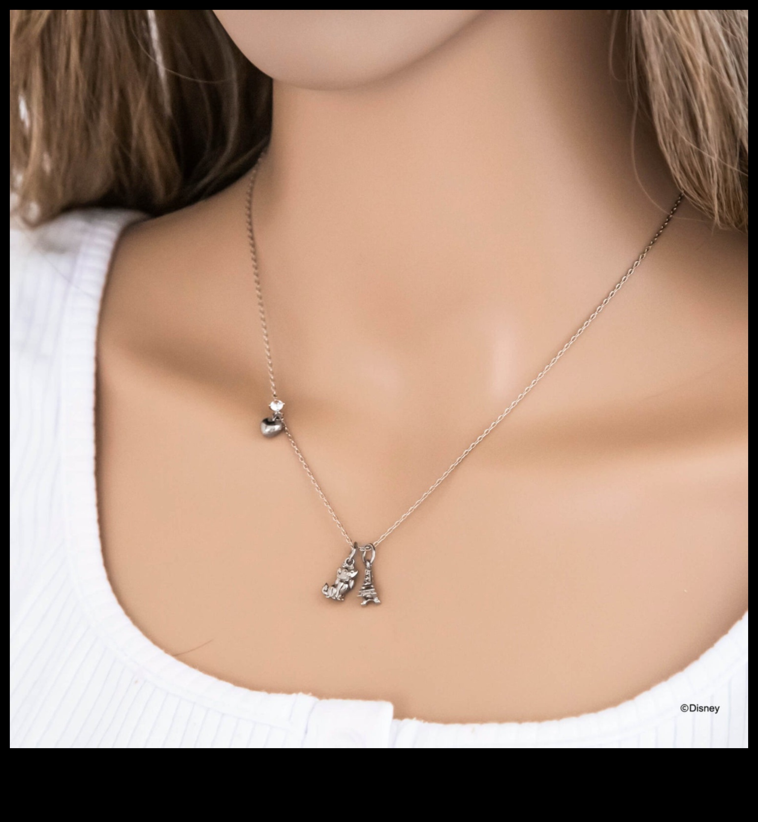 Charmingly Yours Μια Διαχρονική Συλλογή από Signature Κολιέ 3 Charmingly Yours: Embrace the Enchantment of Our Signature Necklaces