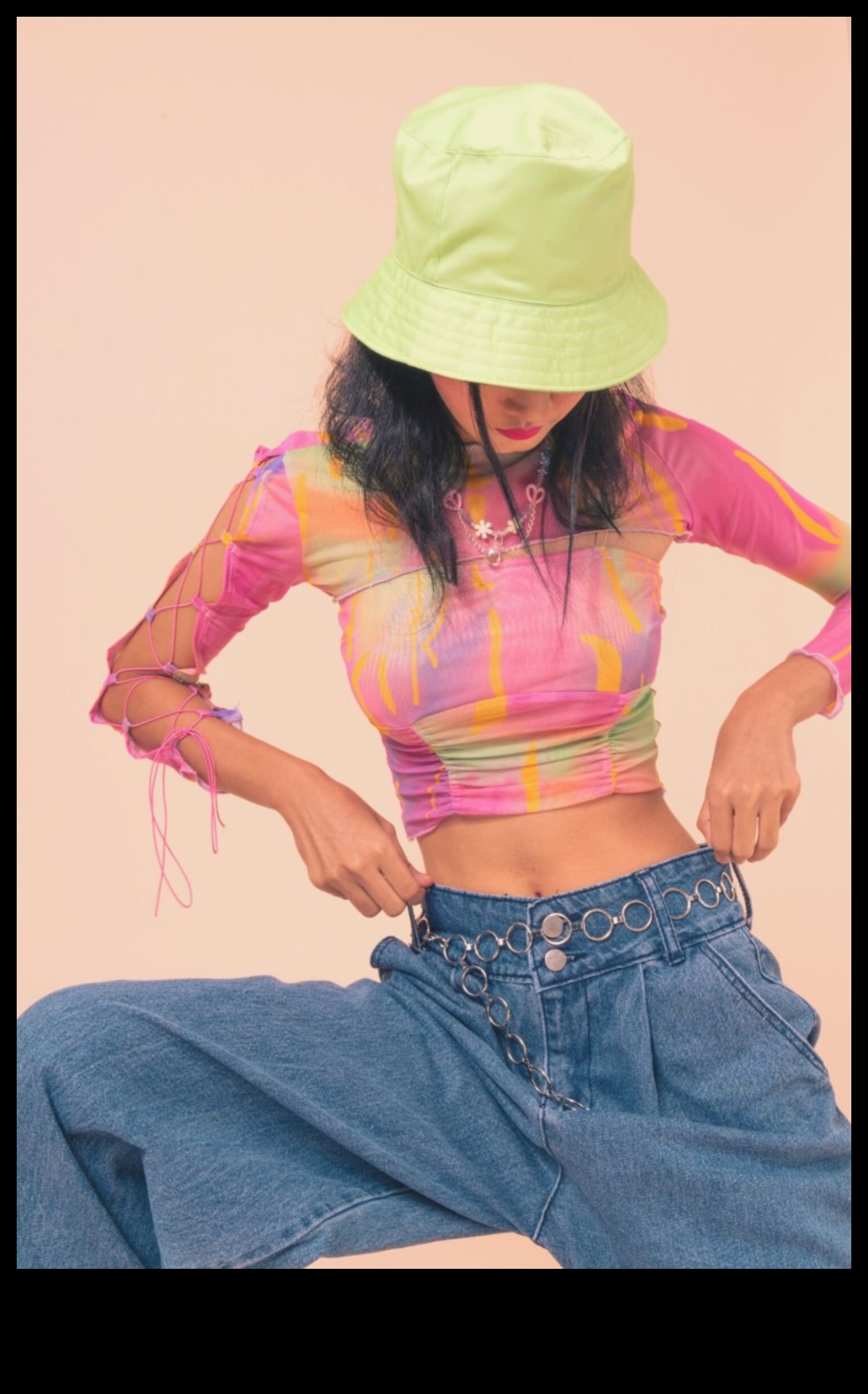 Τεχνικά και μοντέρνα ρούχα που είναι και κομψά και λειτουργικά για τη σύγχρονη γυναίκα 4 Tech and Trendy: Μοντέρνα ρούχα για τη σημερινή κομψή γυναίκα