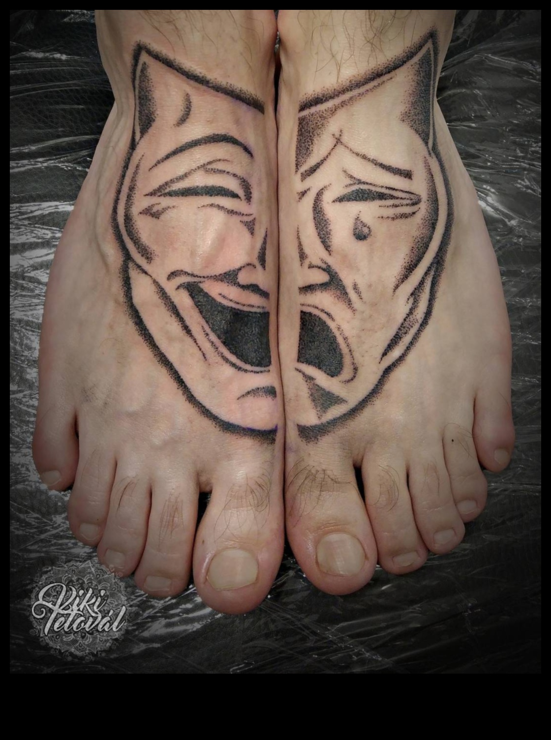 Οι εντυπώσεις μελανιού αναβαθμίζουν το στυλ σας με τα Grand Hand Tattoo Chronicles 2 Ink Impressions: Elevate Style with Grand Hand Tattoo Chronicles