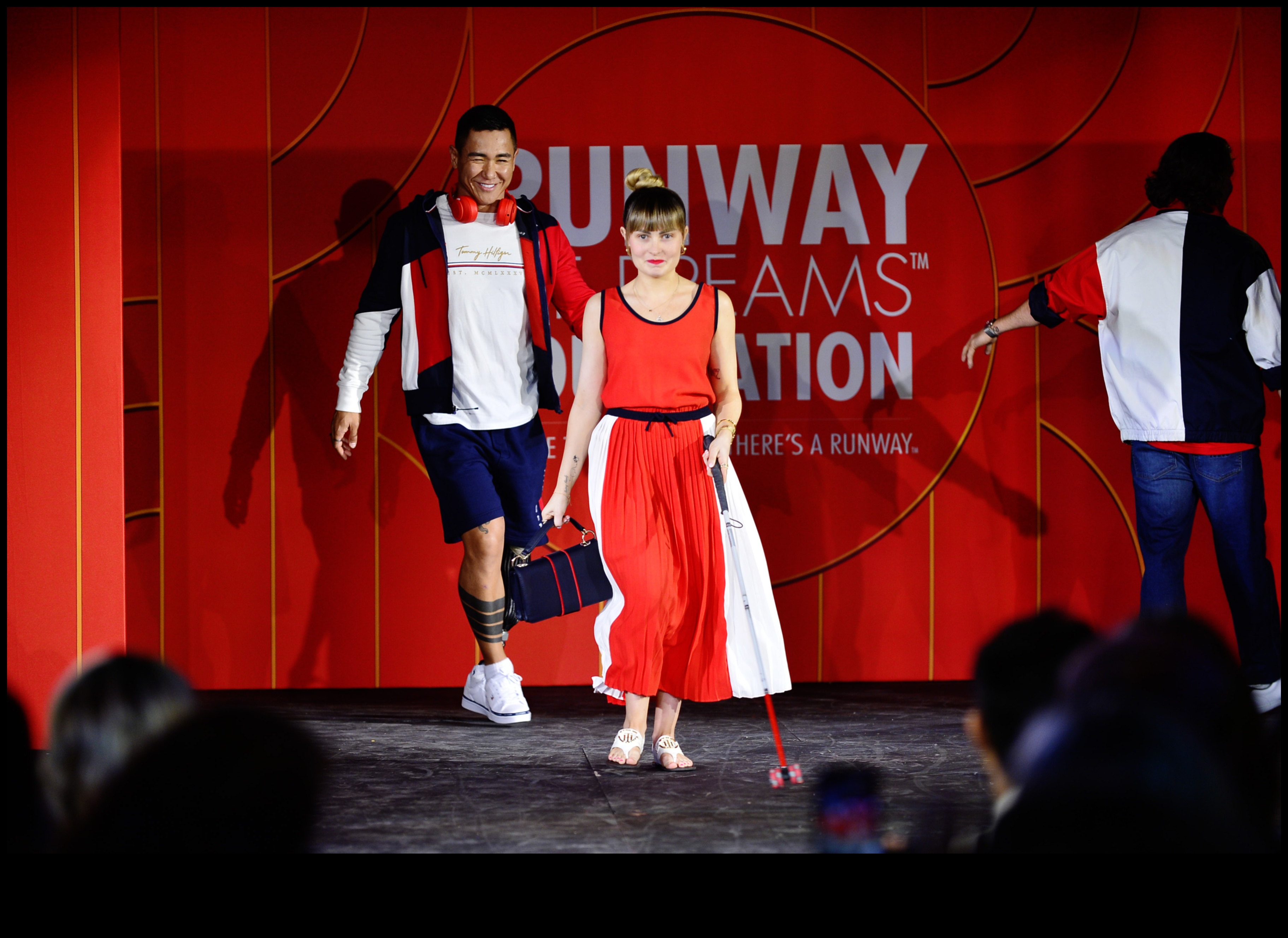 Runway Reverie Redux Μια επίδειξη μόδας που σας μεταφέρει στη χώρα των ονείρων 2 Runway Reverie Redux: Revisiting Dreams in the Language of Clothing