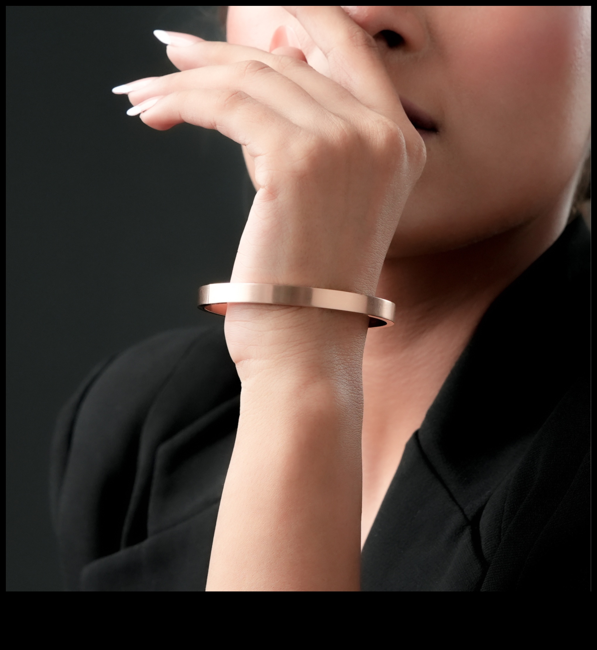 Wrist Enchantments Μια διαχρονική συλλογή από βραχιόλια για εξερεύνηση 2 Wrist Enchantments: Εξερευνήστε τον κόσμο των βραχιολιών